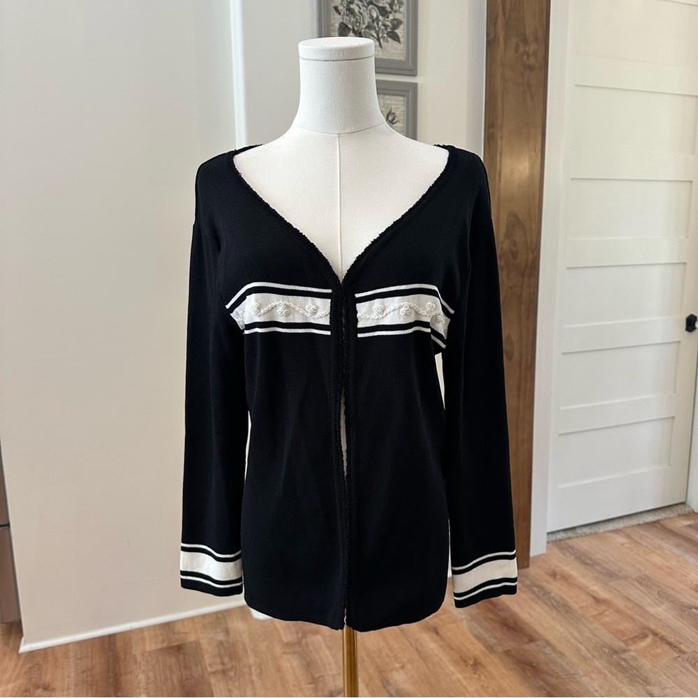 Women's Medium Tight-Knit Black White Career Casual Embroidered Pearl Cardigan - Picture 2 of 8
